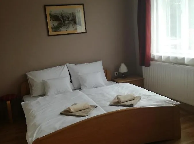 Alpokalja Es Kemping Motel *