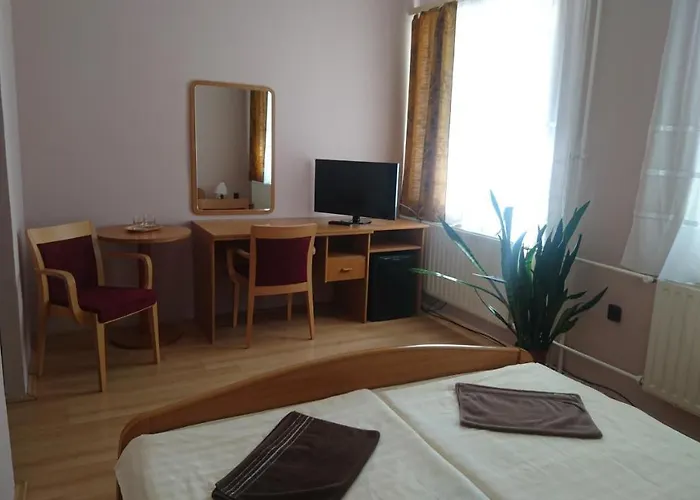 Alpokalja Es Kemping Motel *
